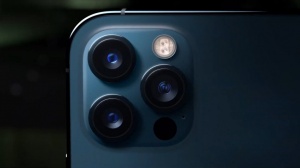 Apple показала четыре новых iPhone 12